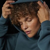 B&C Influence Unisex mikina s kapucí s vlastním potiskem | B&C