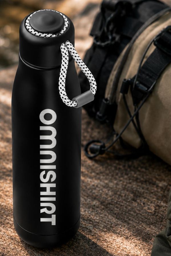 Dvoustěnná nerezová láhev 500 ml s poutkem - termo lahev s gravírováním | Omnishirt
